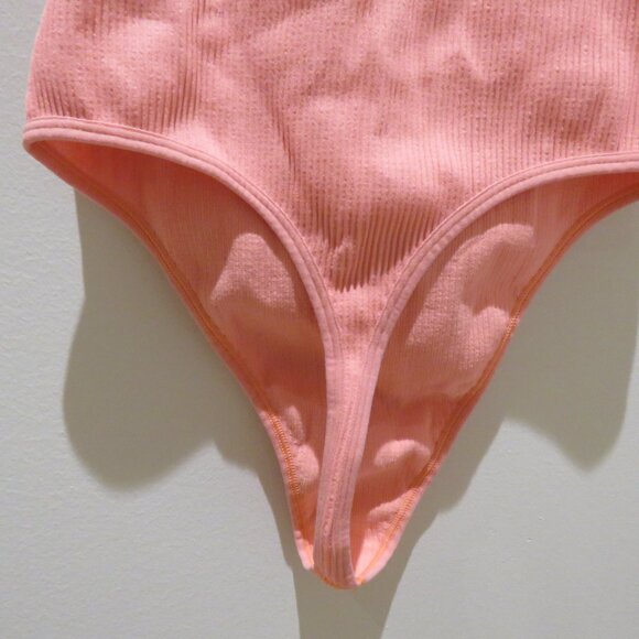 ARITZIA SUNDAY BEST Ribbed Seamless Bodysuit in Neon Sunset Stretch Feminine M/L - Picture 12 of 13